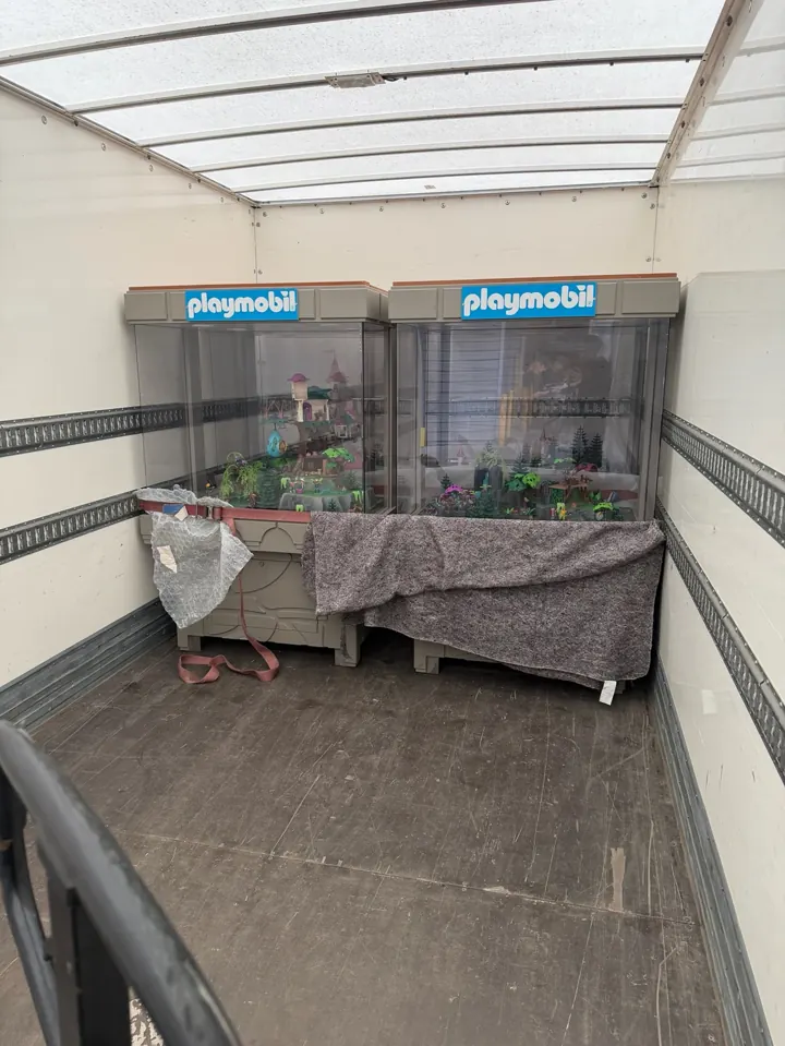 Photo de chargement JAST : Un diorama Playmobil